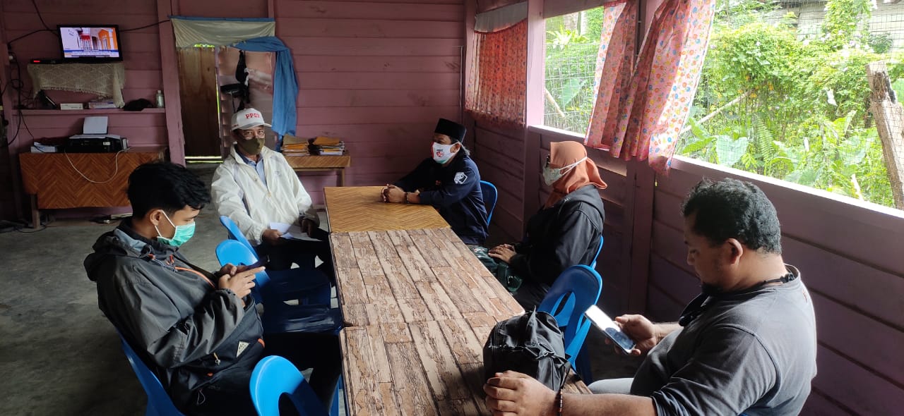 Ketua KPU Kaltara, Suryanata Al Islami menemui PPK di Kecamatan Krayan