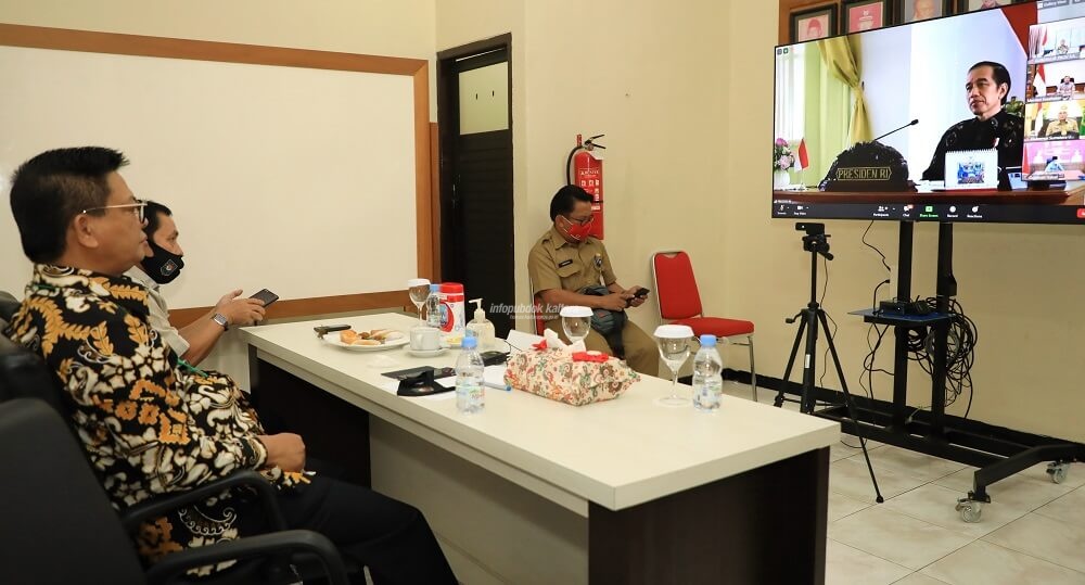 Gubernur Kaltara, Dr H Irianto Lambrie saat menghadiri rapat terbatas antara Presiden dan para gubernur se-Indonesia, Selasa (1/9) siang