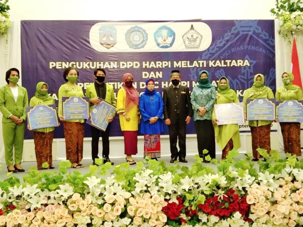 Pembina HARPI Melati Provinsi Kaltara, Hj Rita Ratina Irianto Lambrie bersama pengurus DPD HARPI Melati Kaltara dan DPC HARI Melati Kota Tarakan dan Kabupaten Bulungan, Selasa (14/9)