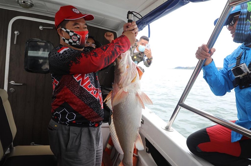 Pjs Gubernur Kaltara Teguh Setyabudi saat membuka Fishing Tournament gelaran KNPI