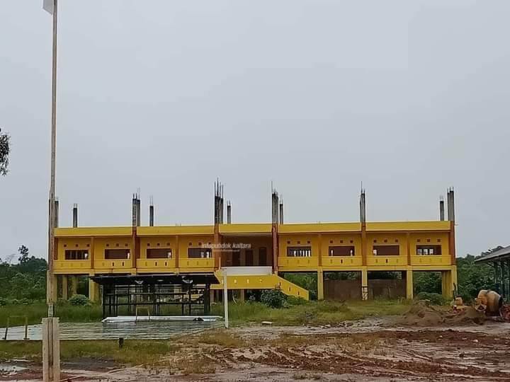 Kondisi gedung SMA Negeri 1 Sembakung yang tengah dalam proses pengerjaan