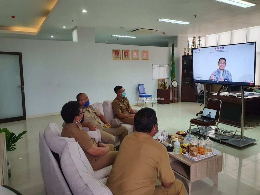 Kepala BKD Provinsi Kaltara, Burhanuddin saat mengikuti Rakor Persiapan Integrasi Hasil SKD-SKB CPNS Tahun 2019 secara virtual, kemarin (13/10)