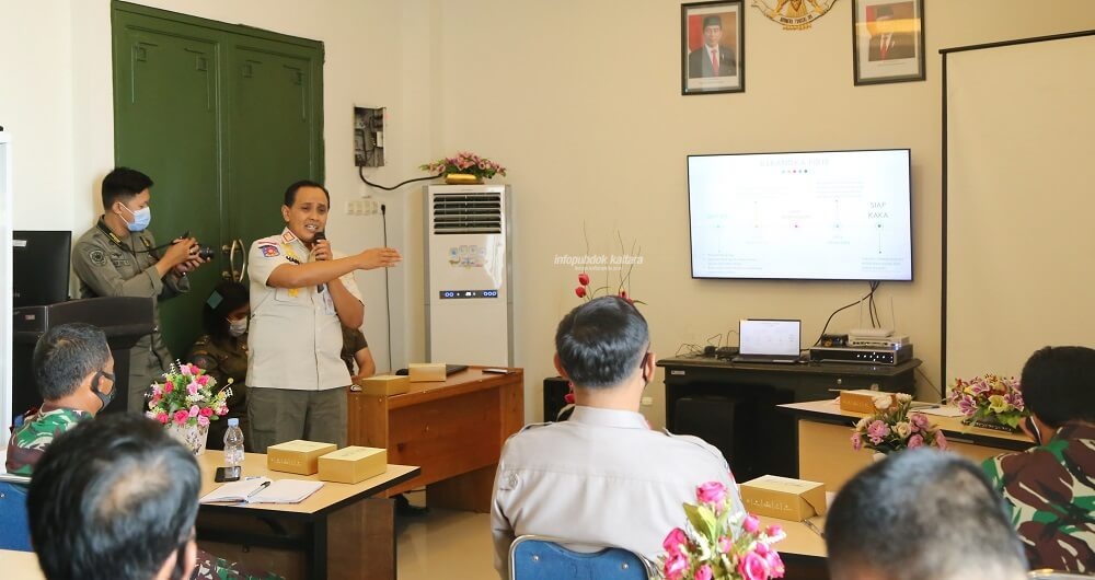 Kasatpol PP Kaltara, Hari Kuncoro saat memaparkan proyek perubahannya, SIAP KAKA, Selasa (20/10)