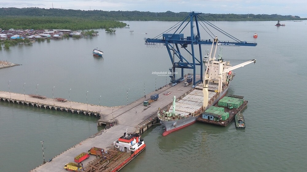 Salah satu pintu gerbang perekonomian Kaltara adalah Pelabuhan Malundung, Kota Tarakan