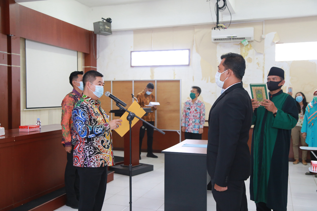 Pjs Gubernur Melantik Anggota Pengganti BPSK Kota Tarakan

