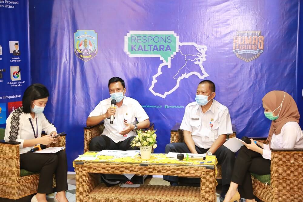 Kepala Bappeda-Litbang Kaltara, Risdianto bersama Kepala Disperindagkop-UMKM Kaltara Hartono saat menjadi narasumber Respons Kaltara, Rabu (18/11) siang