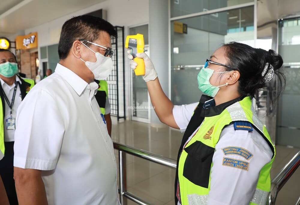 Gubernur Kaltara, Dr H Irianto Lambrie saat berada di Bandara Juwata Tarakan, belum lama ini