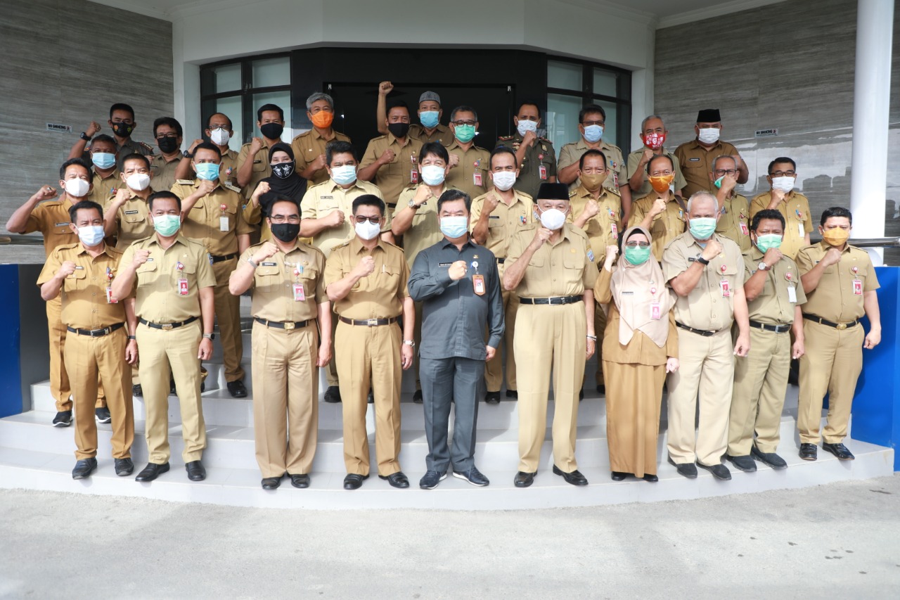 Foto Bersama Jajaran Pemprov Kaltara bersama Bapak Teguh Setyabudi