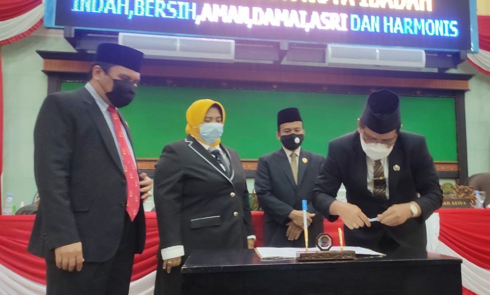 Penandatanganan Perda RTRW Bulungan 2020-2040. (Foto : Dicky)