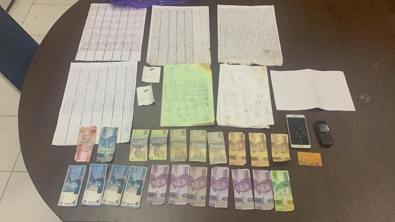 Sejumlah barang bukti yang berhasil disita Satreskrim Polres Bulungan. (Foto : Istimewa)