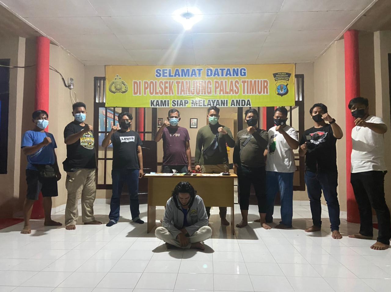 Pelaku tertunduk lesu saat diamankan jajaran Satreskrim Polres Bulungan