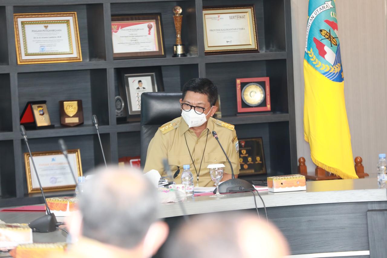 Gubernur Kaltara Irianto Lambrie memimpin rapat perdana di Tahun 2021 di Ruang Rapat Gubernuran, Tanjung Selor, Bulungan