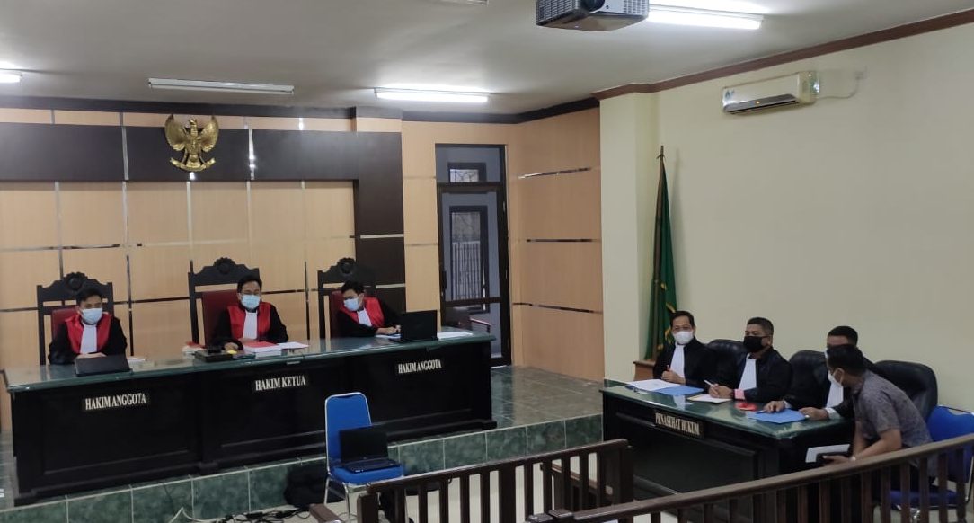 Sidang perdana dugaan pencemaran nama baik  dan penghinaan terhadap gubenur kaltara. (Foto : Kickoy)