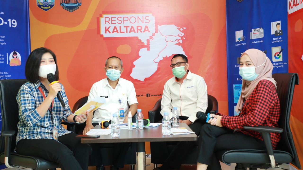 Kabid Pelaksanaan Penanaman Modal, Data dan Sistem Informasi DPMPTSP Kaltara, H Suwarsono bersama Rahman Putra Yani, Kasi Perencanaan Sektoral Dan Pengembangan Potensi Daerah DPMPTSIP Kaltara saat menjadi narasumber Respons Kaltara, Rabu (3/1)