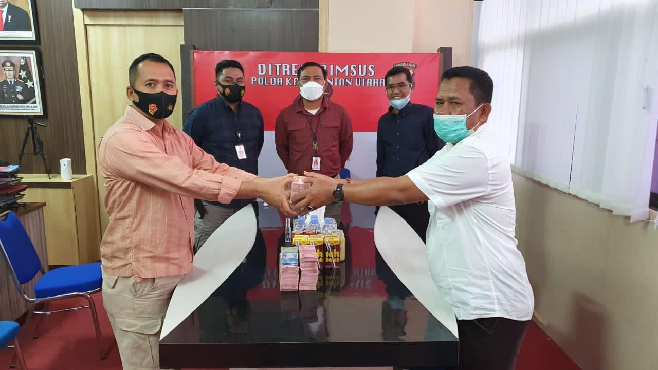 Subdit III/Tipidkor Ditreskrimsus Polda Kaltara saat menerima pengembalian uang negara